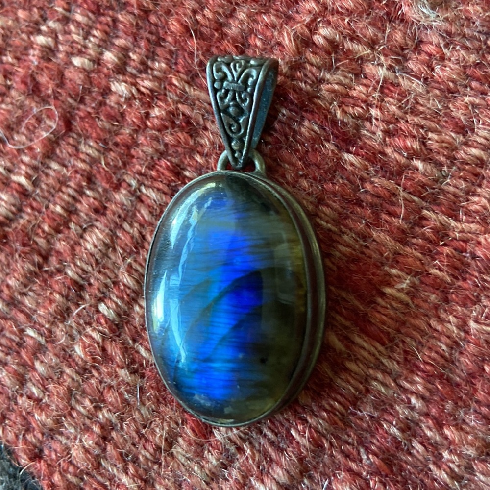 ✨Labradorite Pendant - Picture 3 of 5